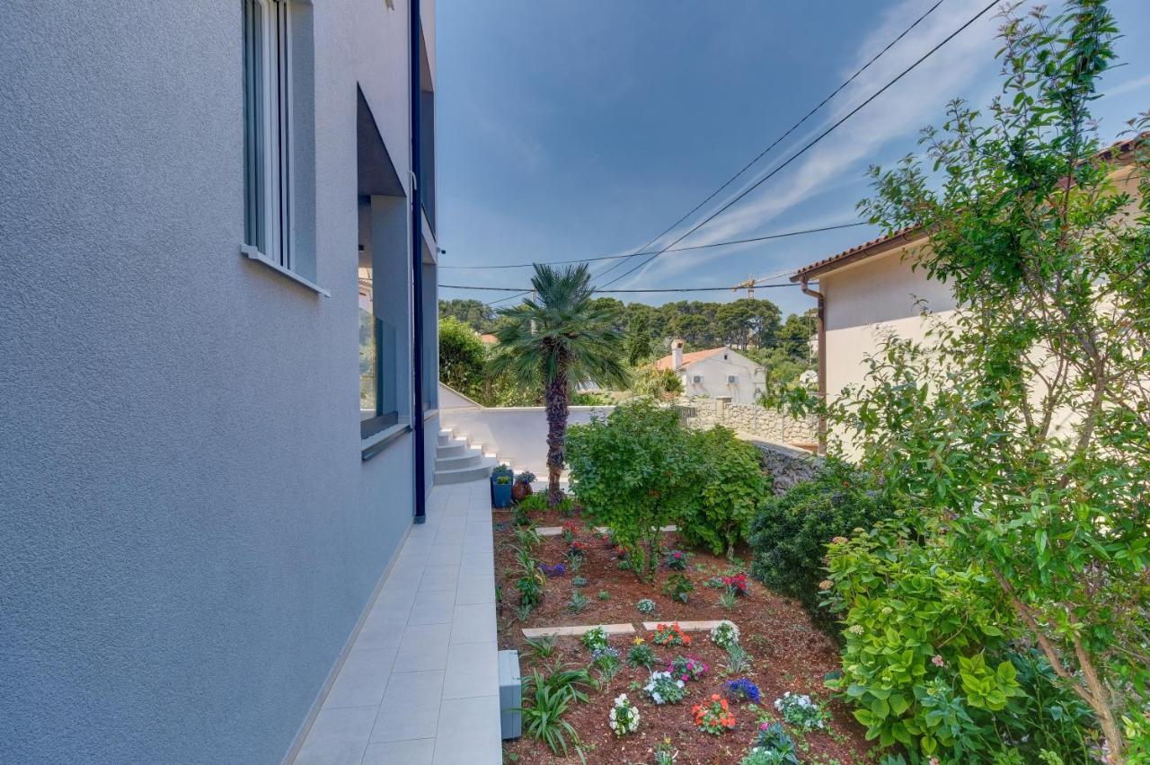 Apartments Hemetek Veli Lošinj Exteriör bild