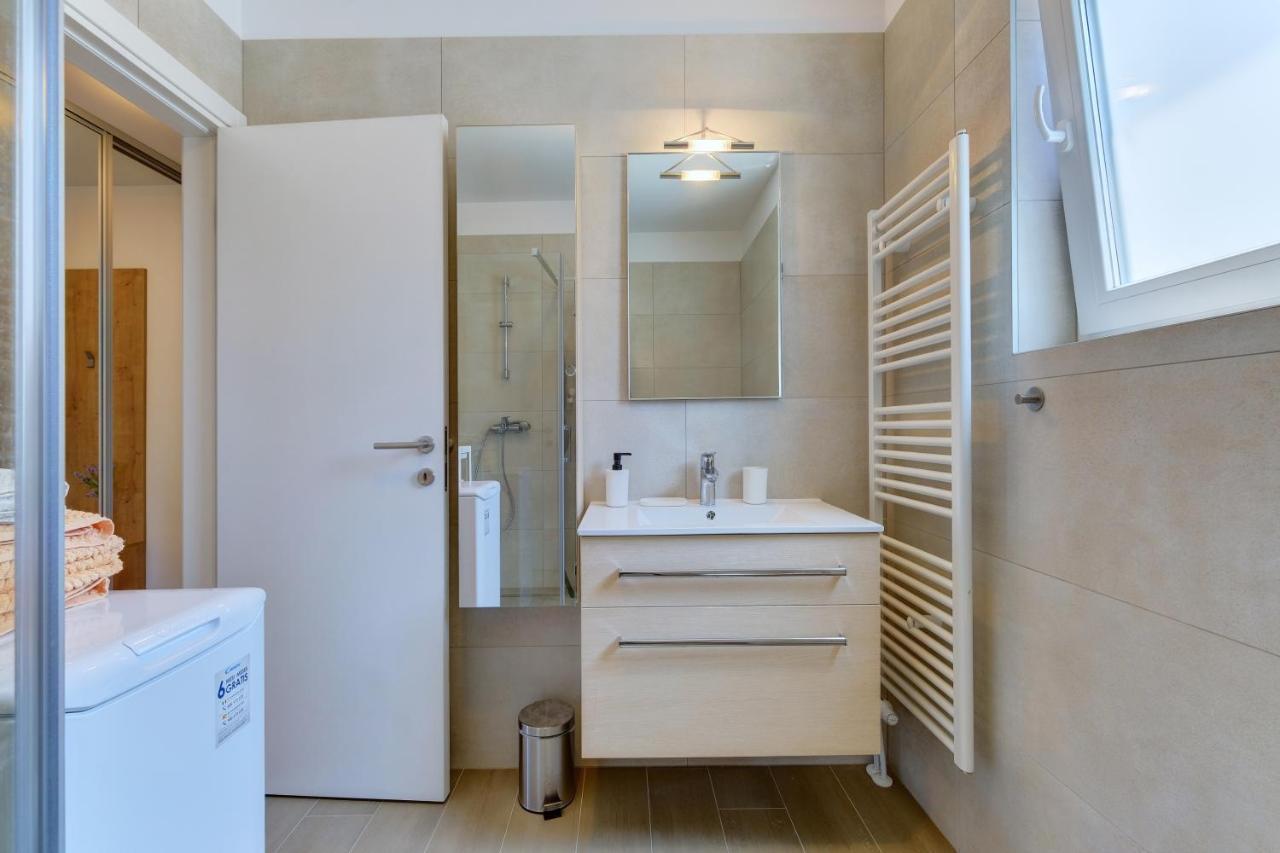Apartments Hemetek Veli Lošinj Exteriör bild
