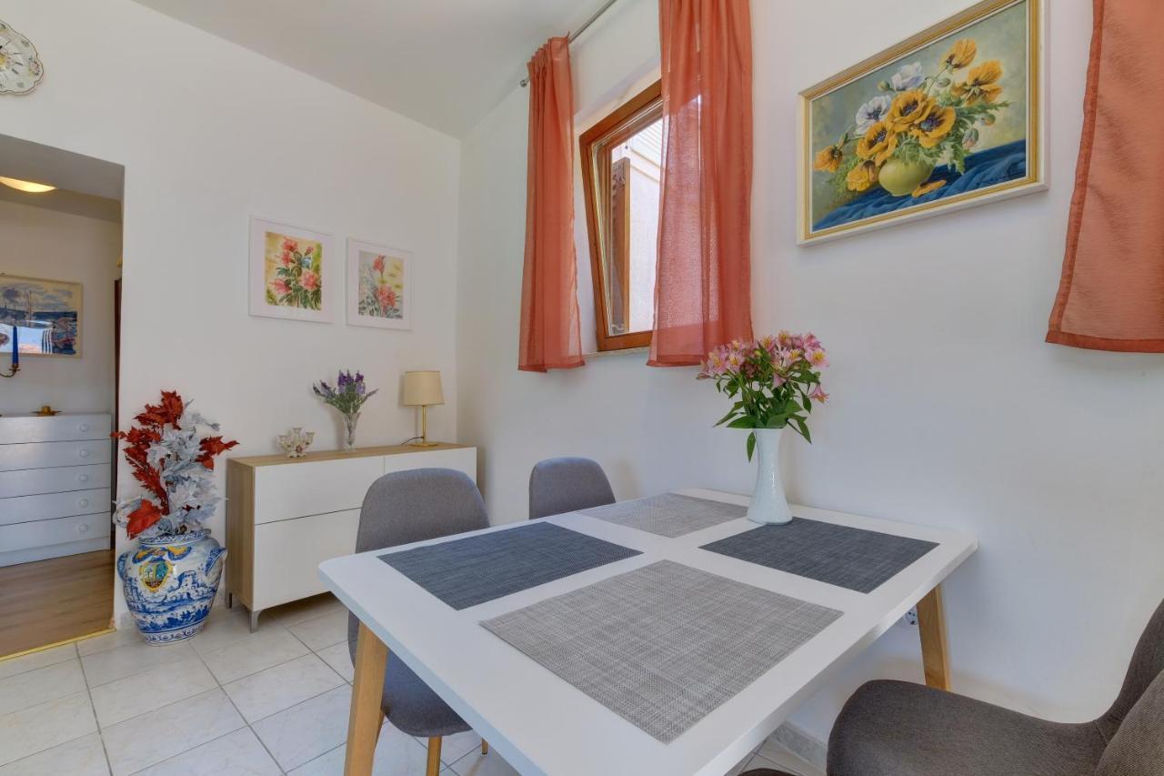 Apartments Hemetek Veli Lošinj Exteriör bild